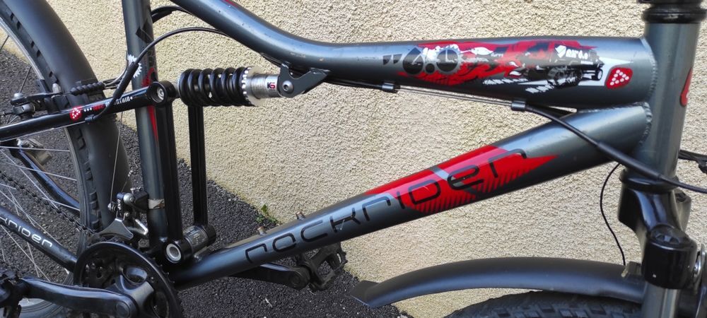 v&eacute;lo VTT ROCHRIDER &agrave; suspension Vélos