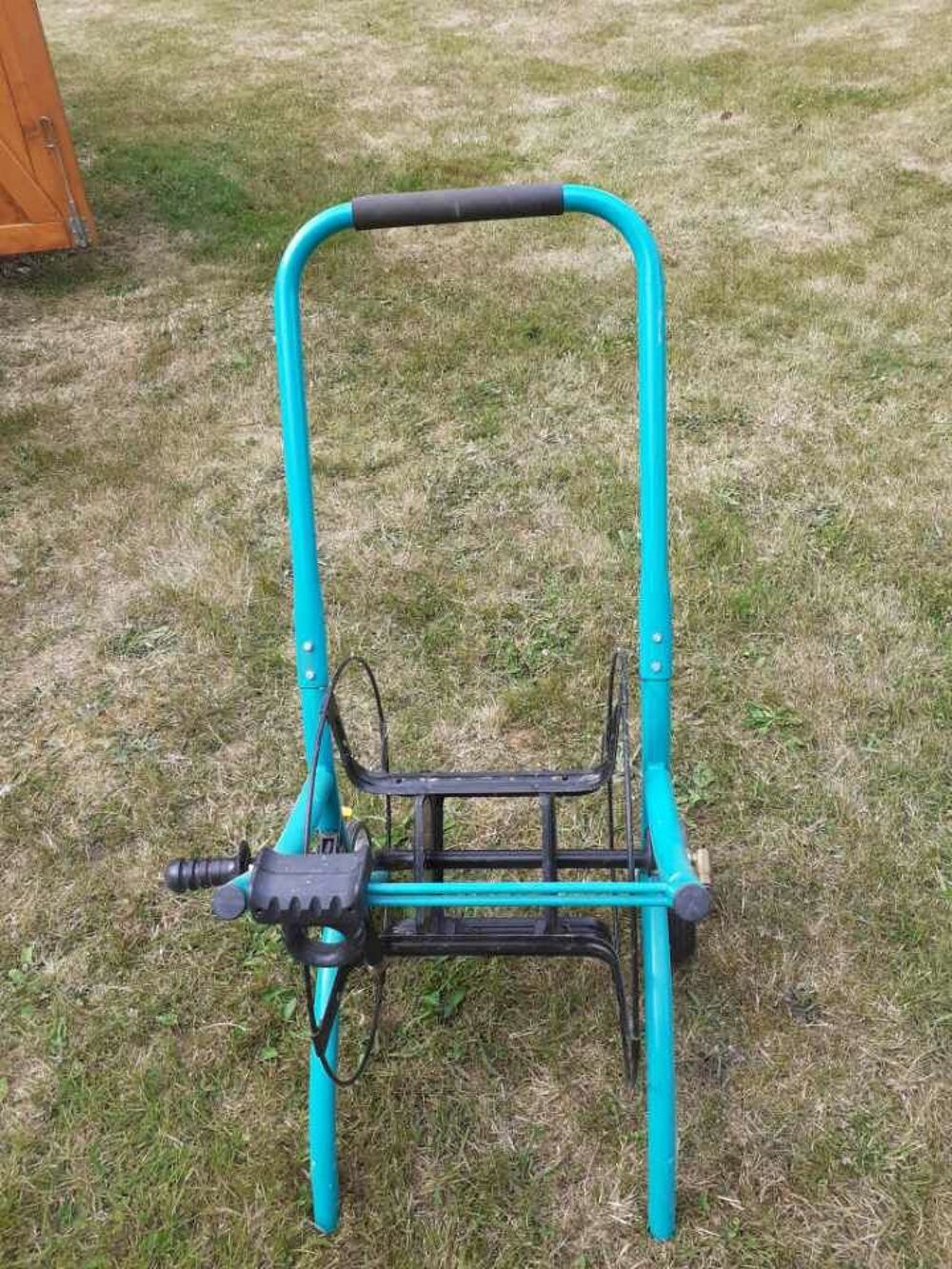 derouleur tuyau arrosage Jardin