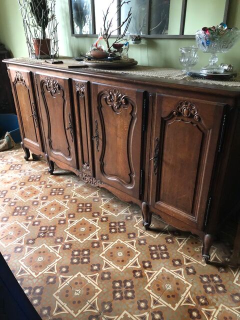 Buffet deux corps en ch�ne massif 
250 Saint-Fargeau-Ponthierry (77)