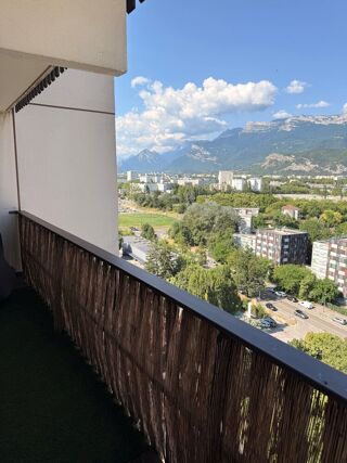  Appartement à louer 5 pièces 117 m²