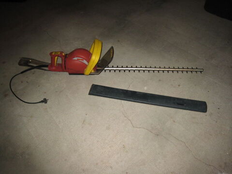 Taille haie lctrique WOLF XT 70
100 Breuillet (91)