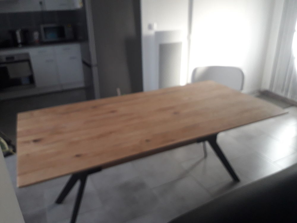 Table ch&ecirc;ne massif neuve Meubles