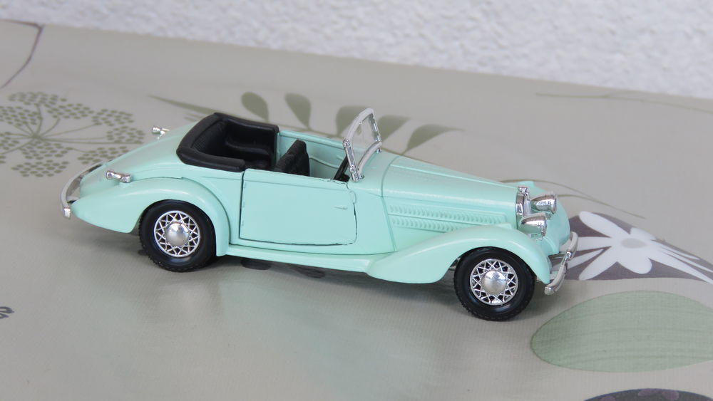 Voiture miniature Talbot T23 