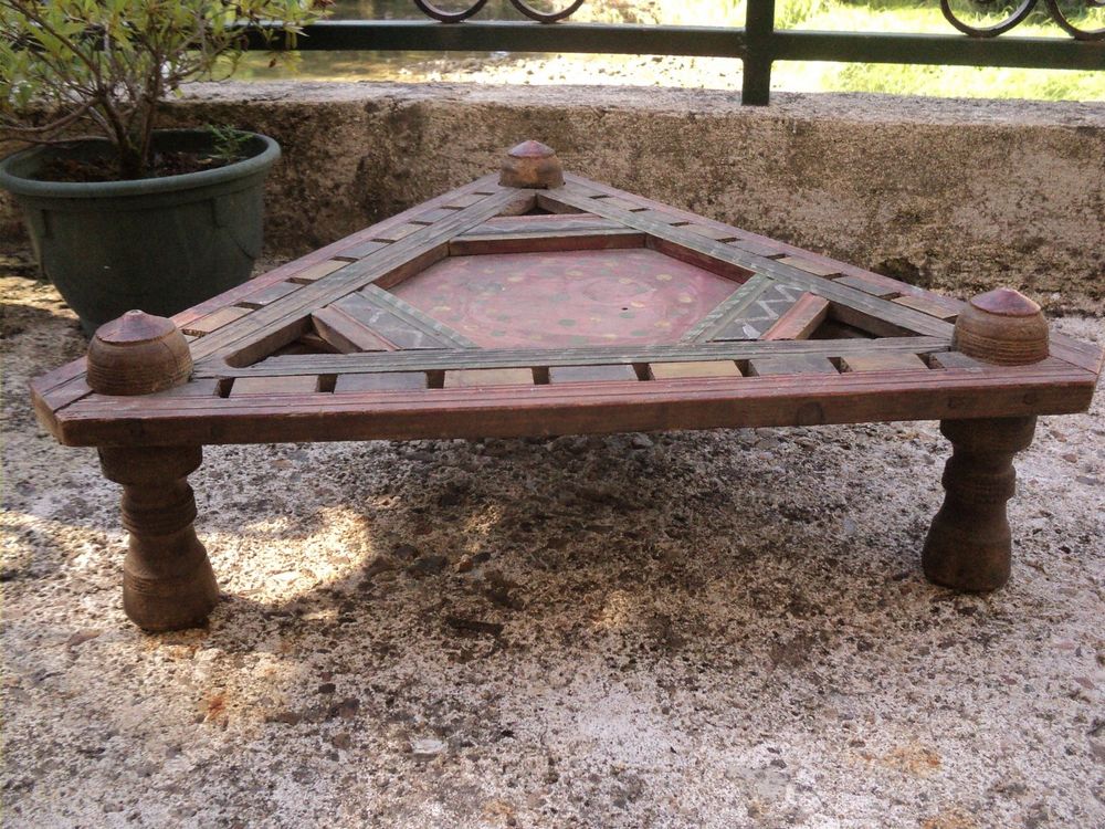 Ancienne Petite Table Basse de Salon Polychrome. Meubles