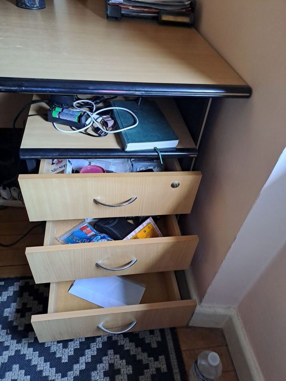 Grand bureau beau design plus caissons a roulette Meubles