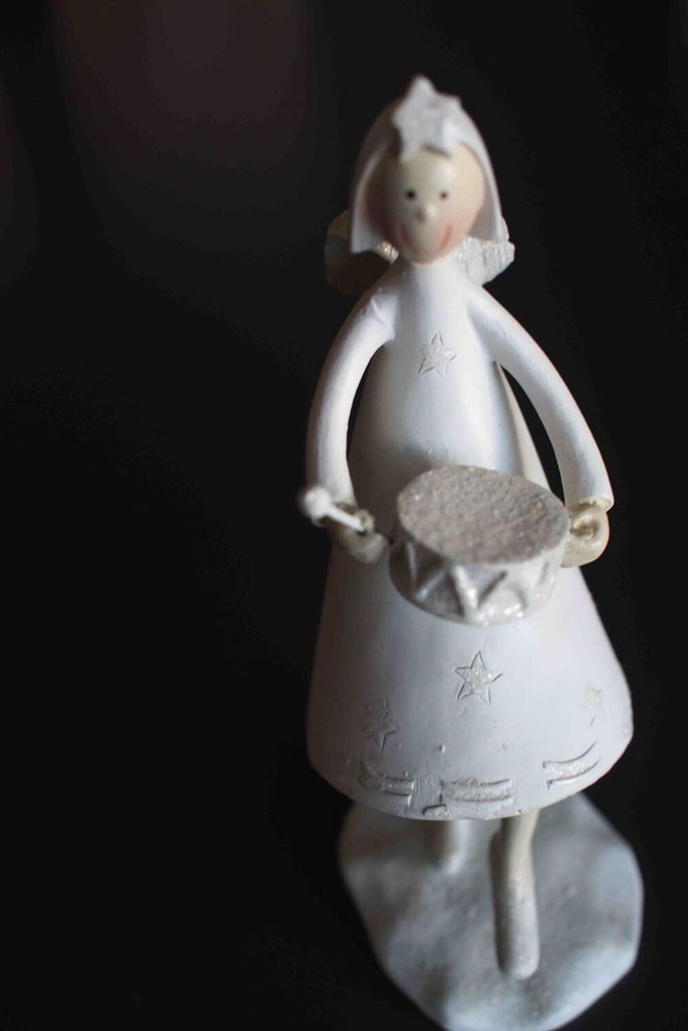 Personnage au tambour blanc 