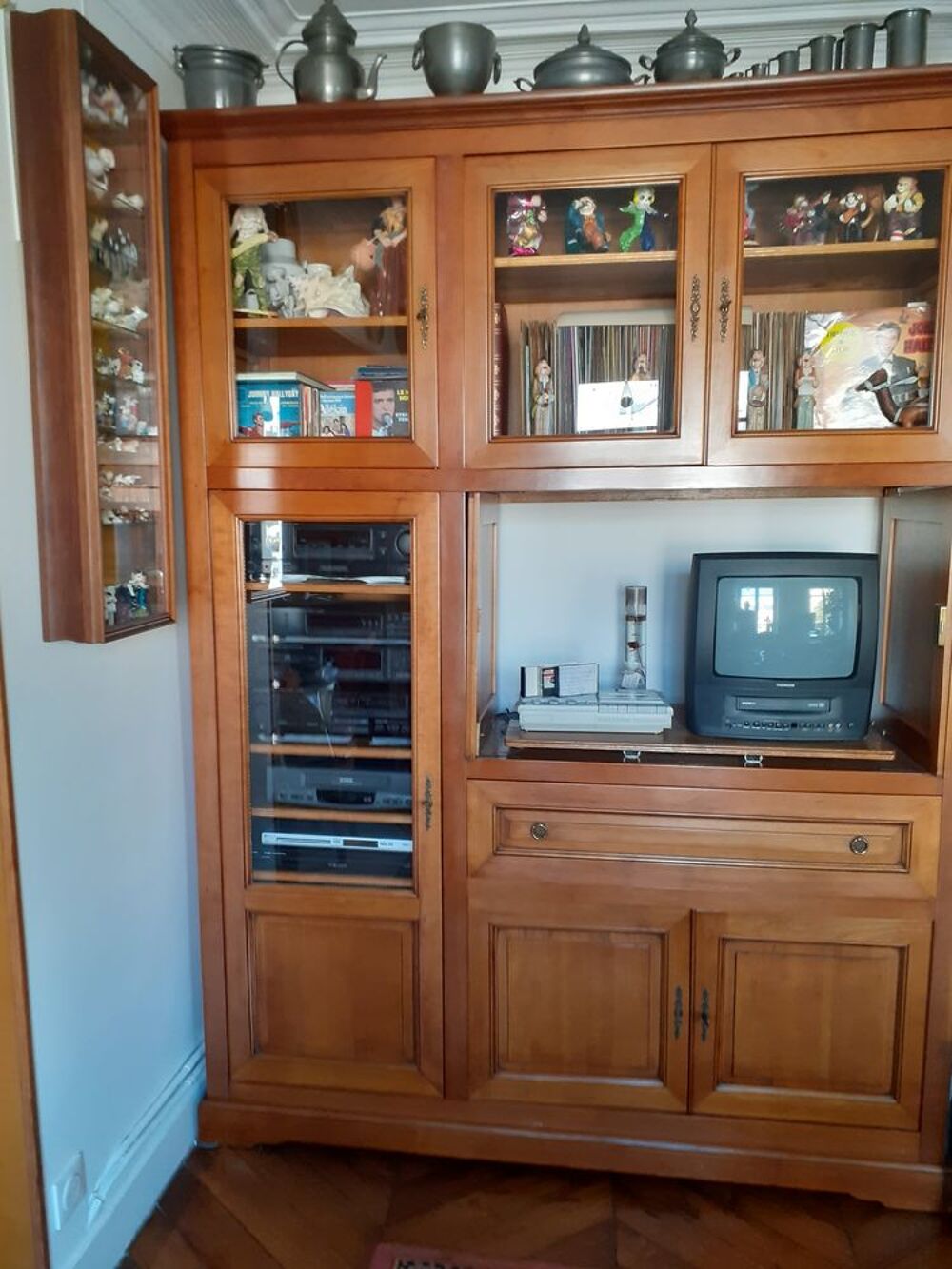 MEUBLE -HIFI EN MERISIER MASSIF , Meubles