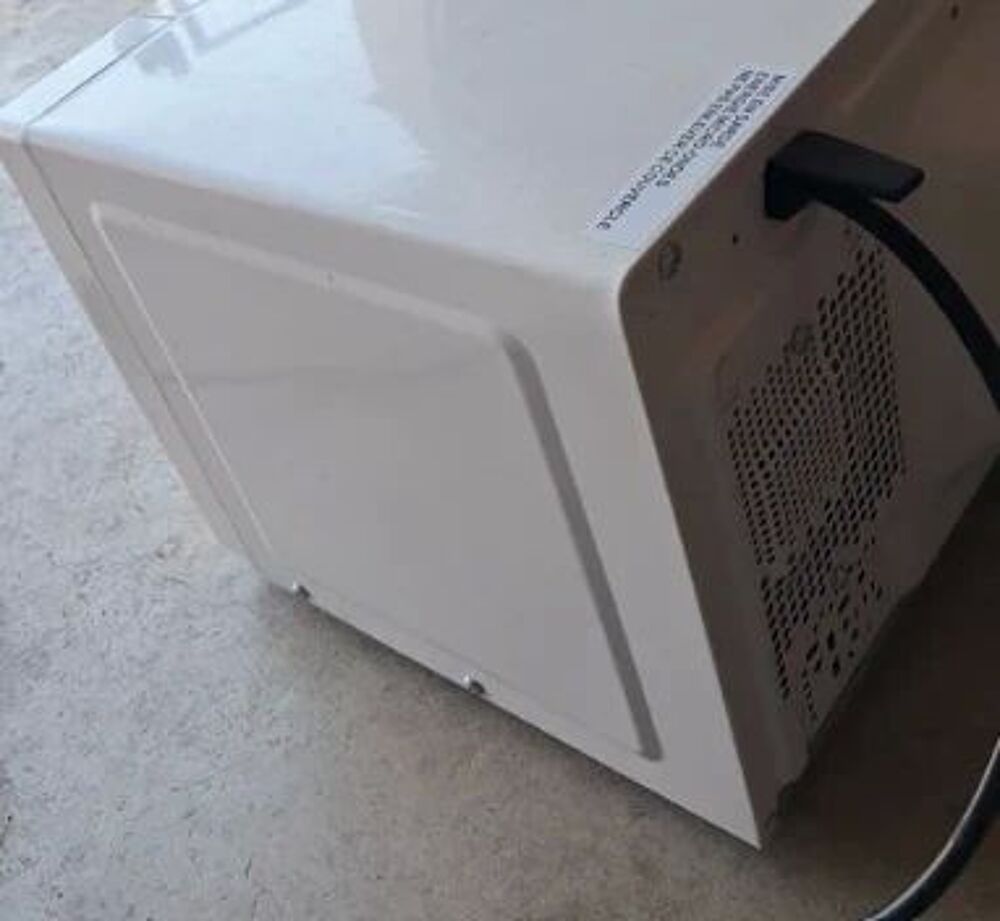 Micro-ondes FAR
Electroménager
