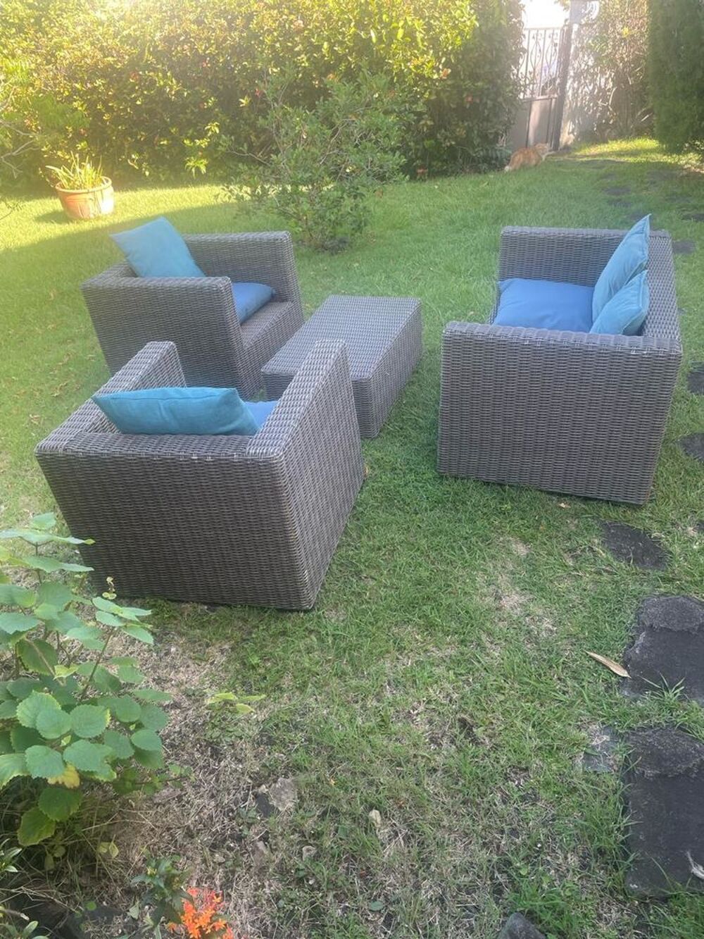 SALON DE JARDIN Meubles