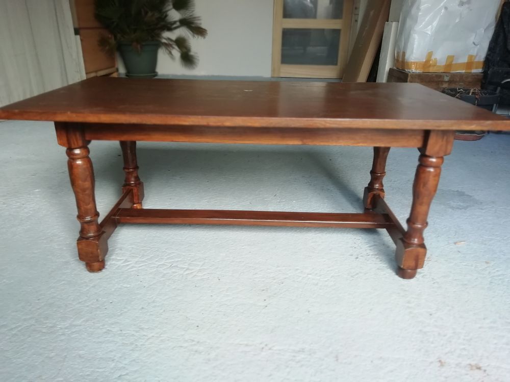 table basse de belle facture vernis Meubles