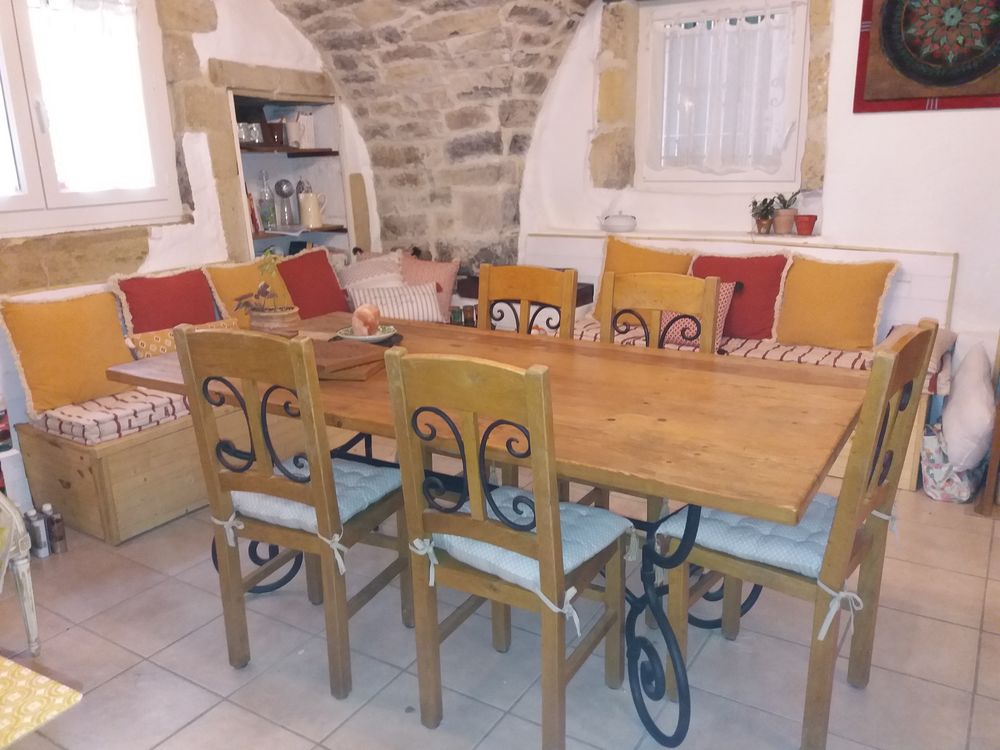 Lot 6 Chaises fer forg&eacute; et bois ch&ecirc;ne massif
Meubles