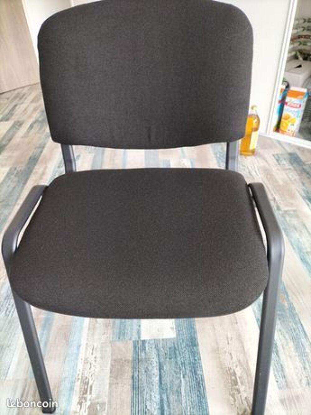 4 chaises empilables Meubles