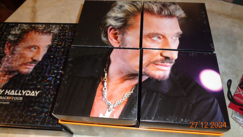 JOHNNY HALLYDAY LOT COFFRETS CD et vinyles