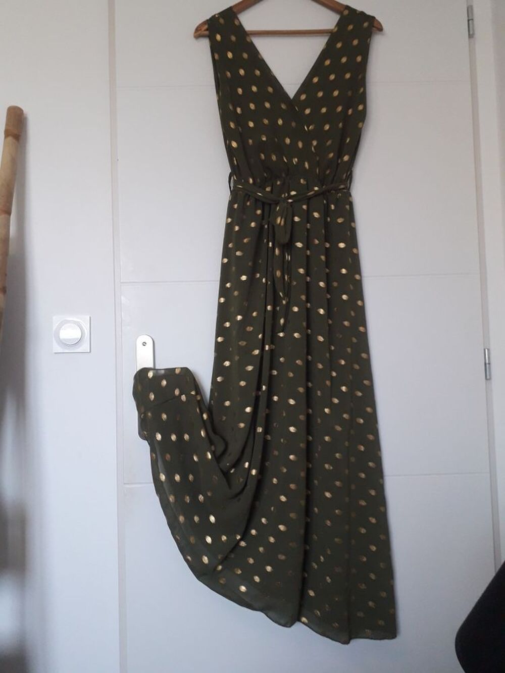 Robe longue verte feuille d or . Vêtements