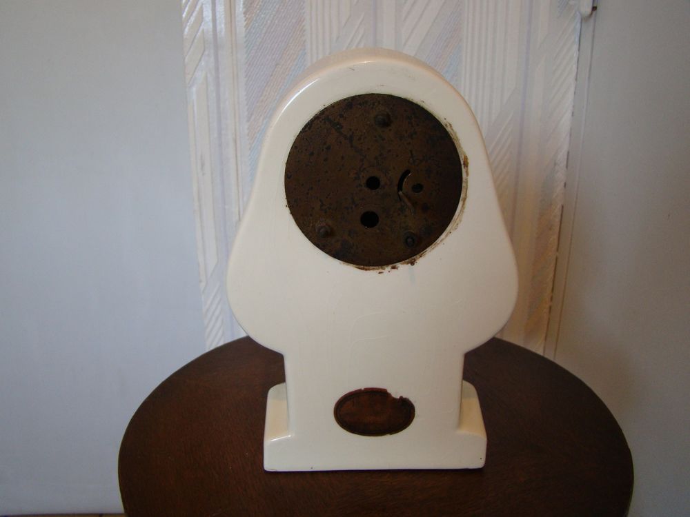 Pendule / Pendulette en fa&iuml;ence -Art d&eacute;co
Décoration
