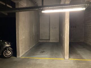  Parking / Garage à louer 12 m²