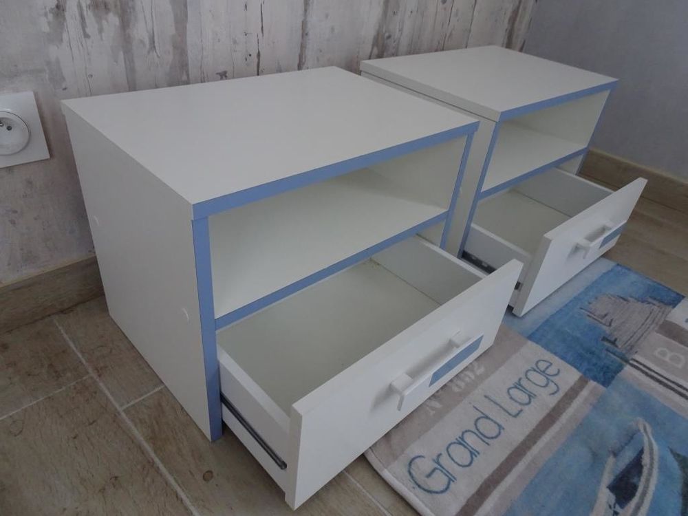 2 tables de chevet Meubles
