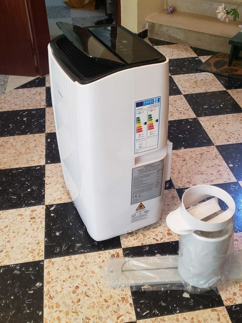 CLIMATISEUR MOBILE ETAT NEUF Electroménager