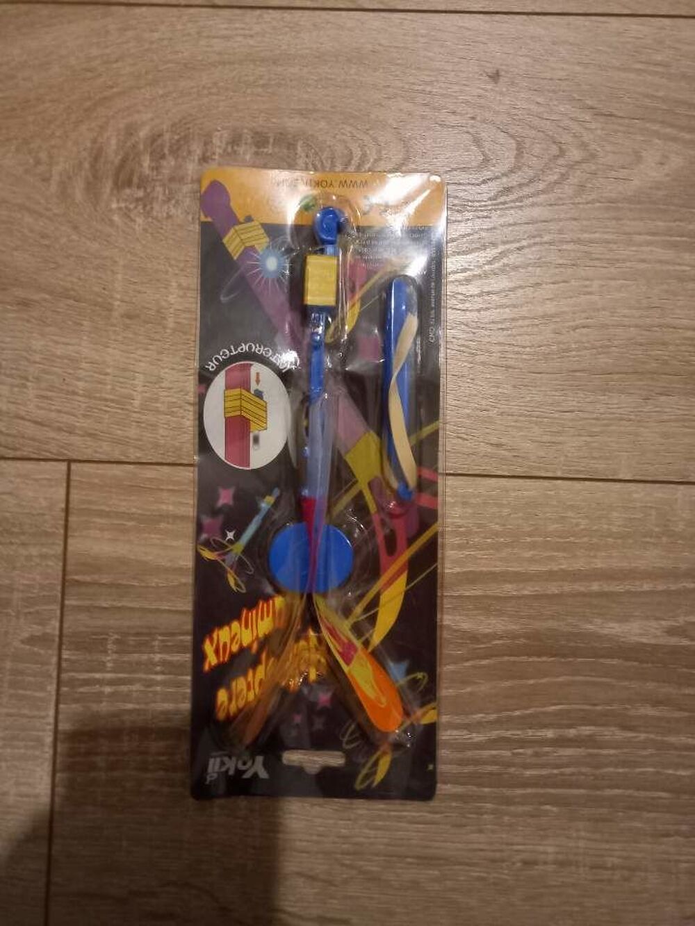 H&eacute;licopt&egrave;re lumineux marque Yokii Jeux / jouets