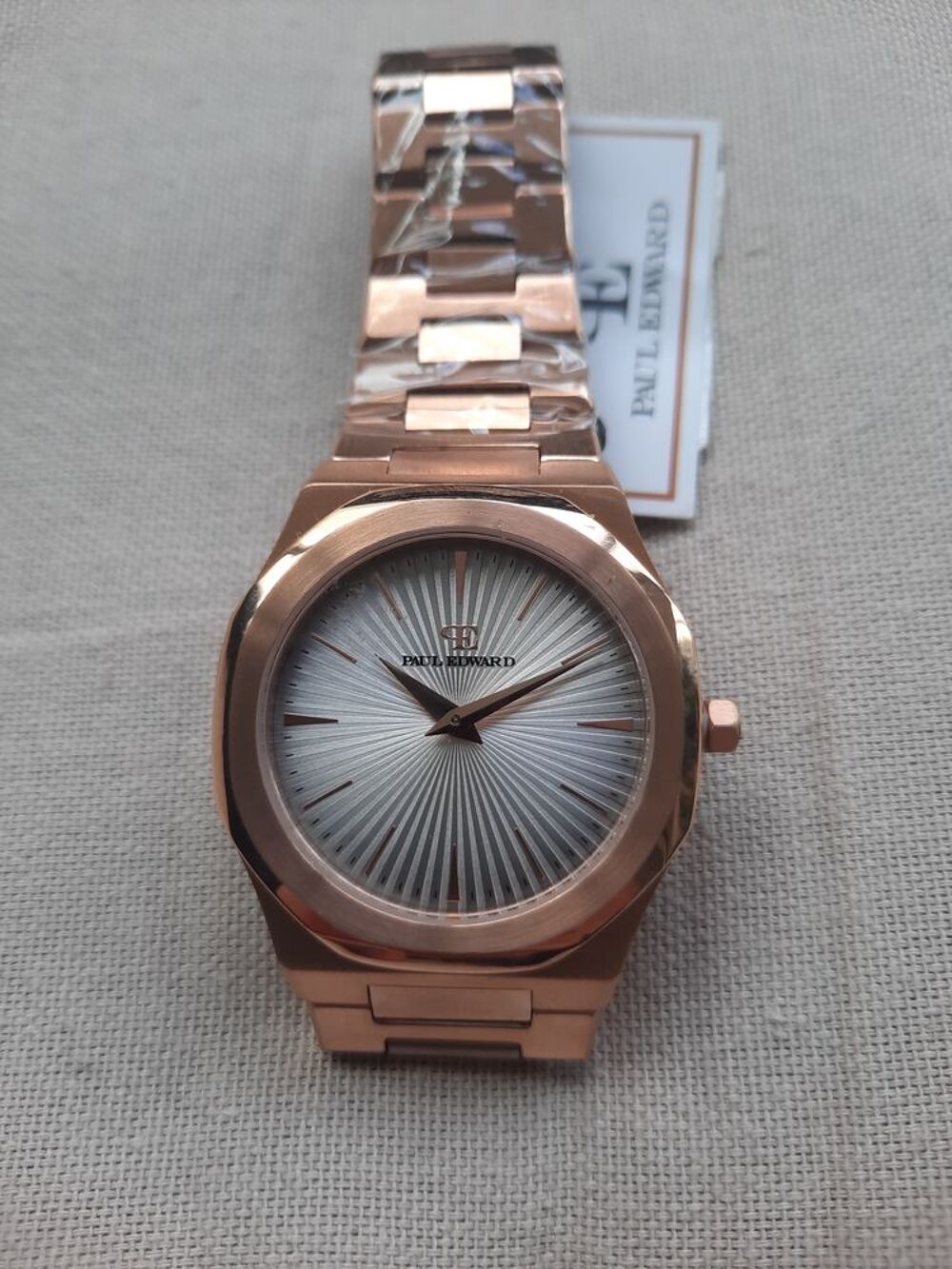 Paul edward sale montre