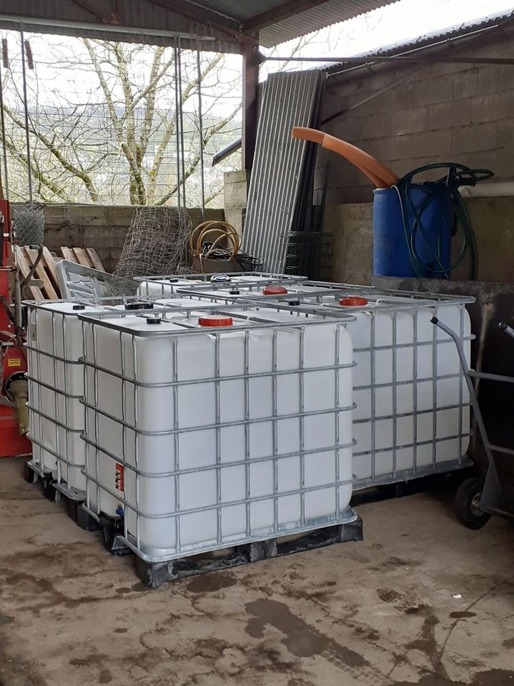 Cuve 1000 litres &eacute;tat neuf garantit alimentaire 
Jardin