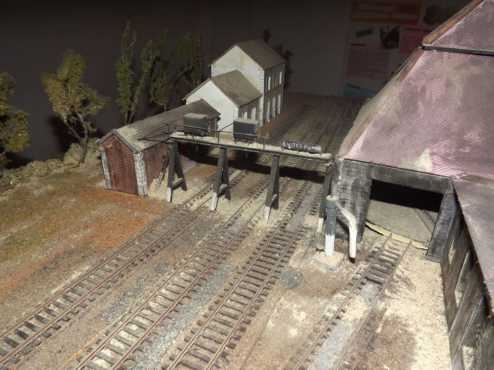 Maquette du d&eacute;p&ocirc;t SNCF de Nogent Vincennes en HO Jeux / jouets