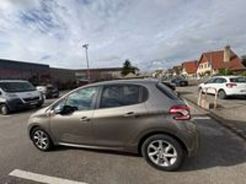 208 1.2 VTi 82ch BVM5 Style 2014 occasion 17700 Saint-Mard