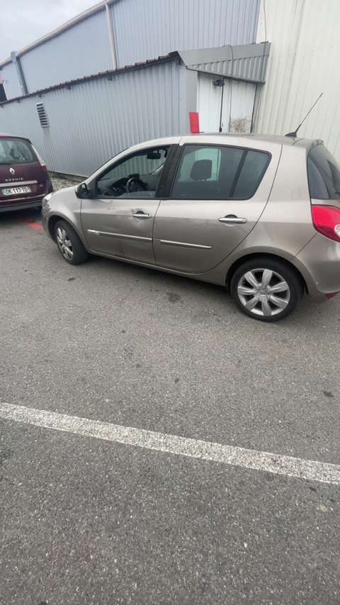 Renault clio iii dCi 85 eco2 Tom Tom Edition