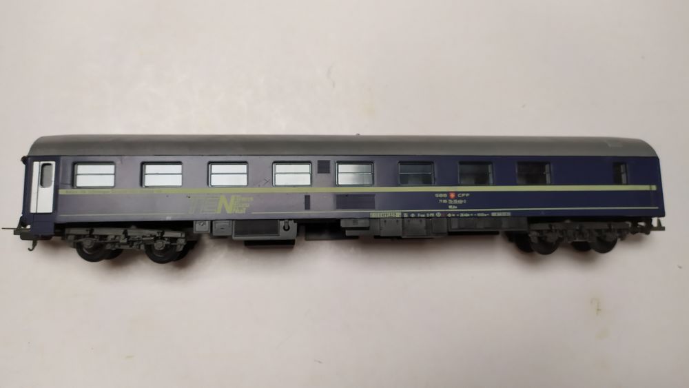 Train &eacute;lectrique : voiture voyageurs TEN SBB CFF marque LIMA Jeux / jouets