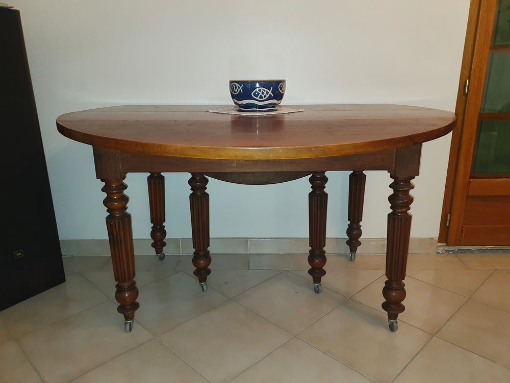 Table ronde tr&egrave;s bon &eacute;tat Meubles
