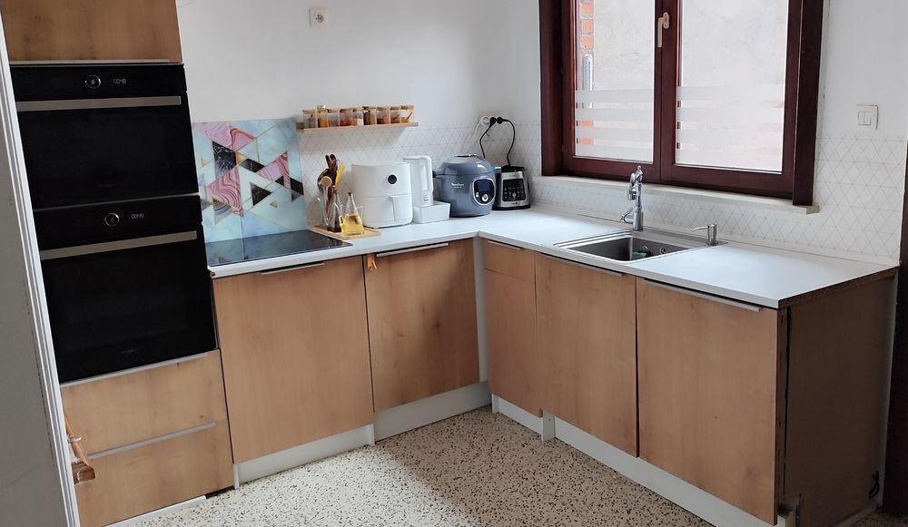 Cuisine &eacute;quip&eacute;e Meubles