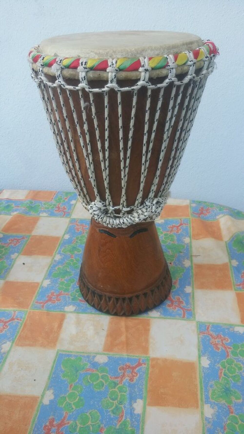 Djemb&eacute; neuf avec sa housse. Instruments de musique