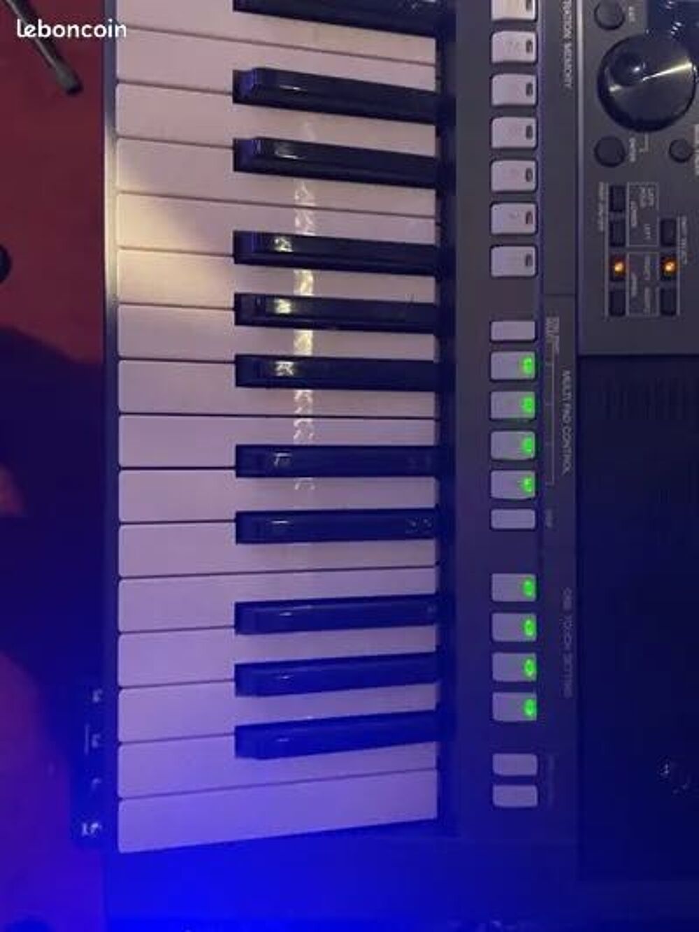 Yamaha PSR S770 Piano/Keyboard Instruments de musique