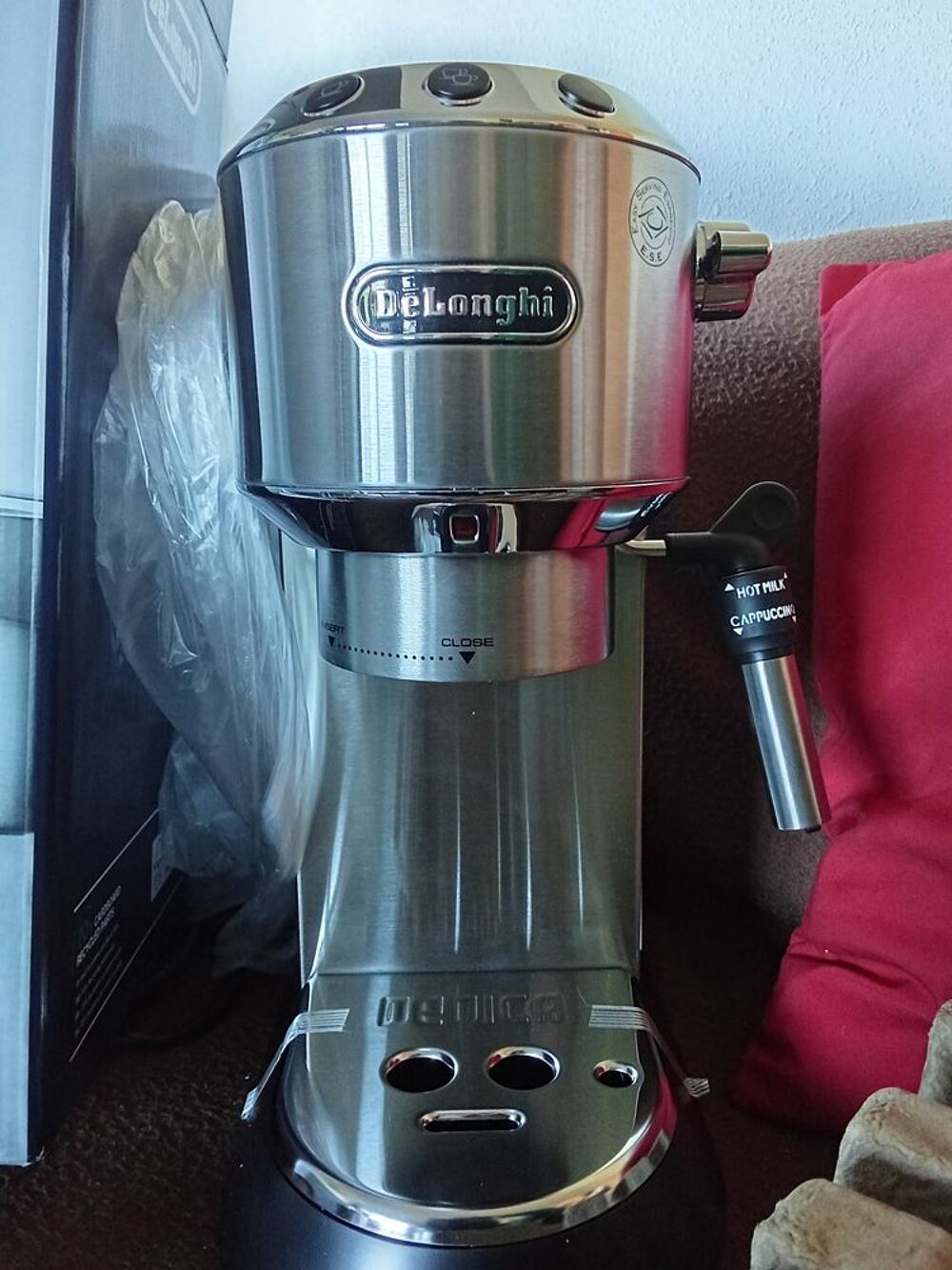 D&eacute;longhi Dedica Style Vraie cafeti&egrave;re espresso e cappuccino Electroménager