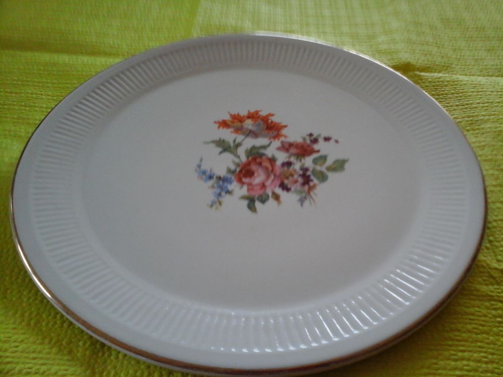 PLAT A TARTE GIEN MOTIF FLEURI Décoration