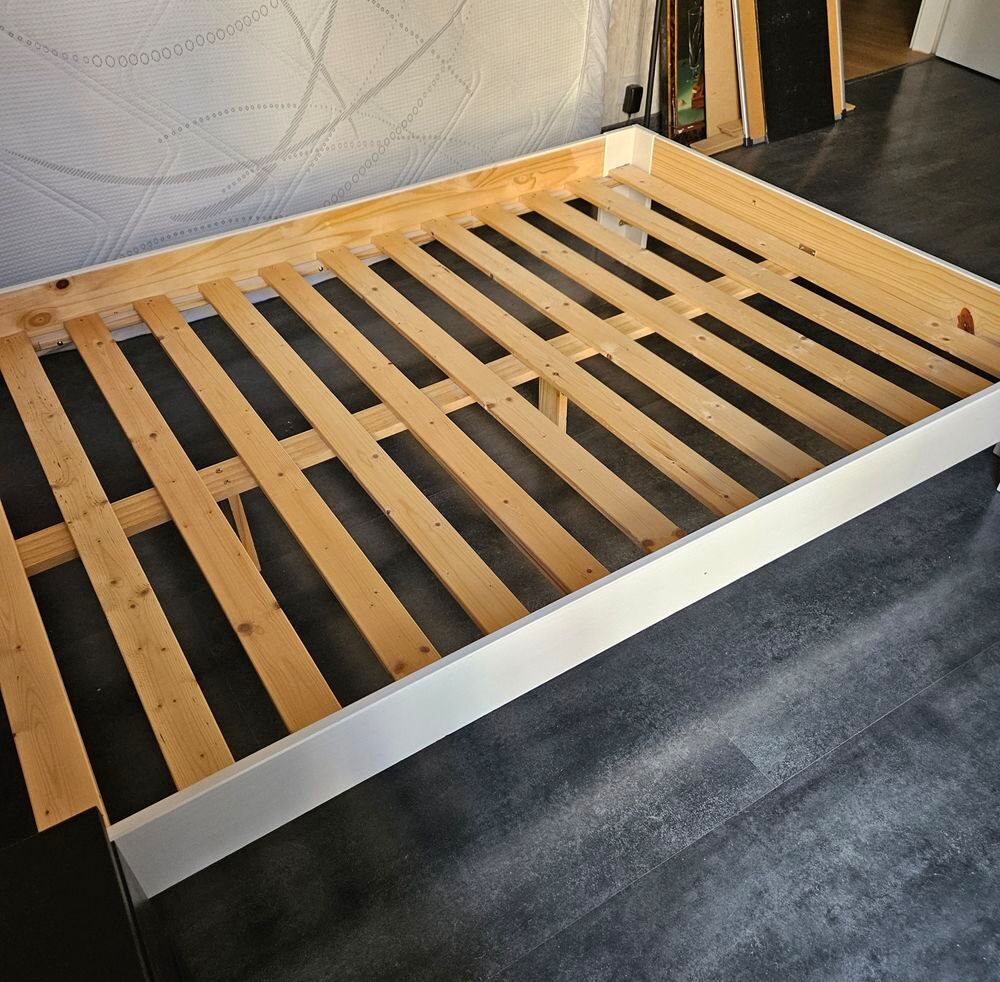 Lit en pin massif, 120x200cm, lasur&eacute; blanc, couchage 120x200 Meubles