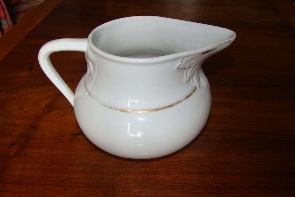 Broc en porcelaine de Paris Epoque Louis-Philippe circa 1830 Décoration