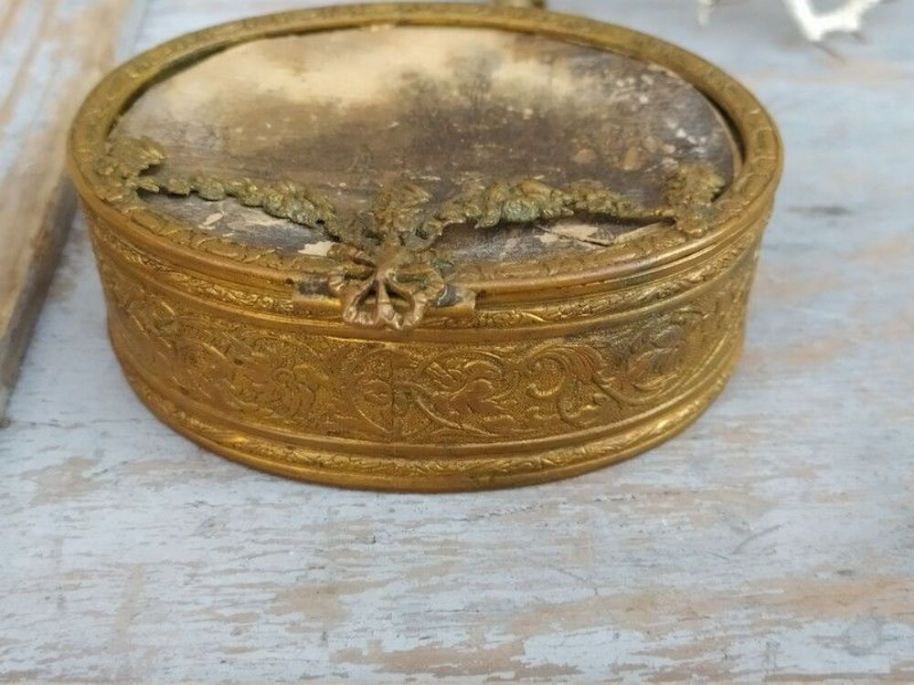Ancienne Boite &agrave; Bijoux Bronze Laiton Gravure XIX&egrave;me 