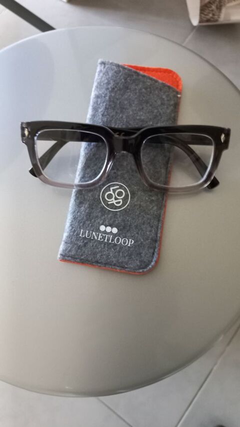 Lunette loupe 2,5 avec �tui Marseille 12 (13)