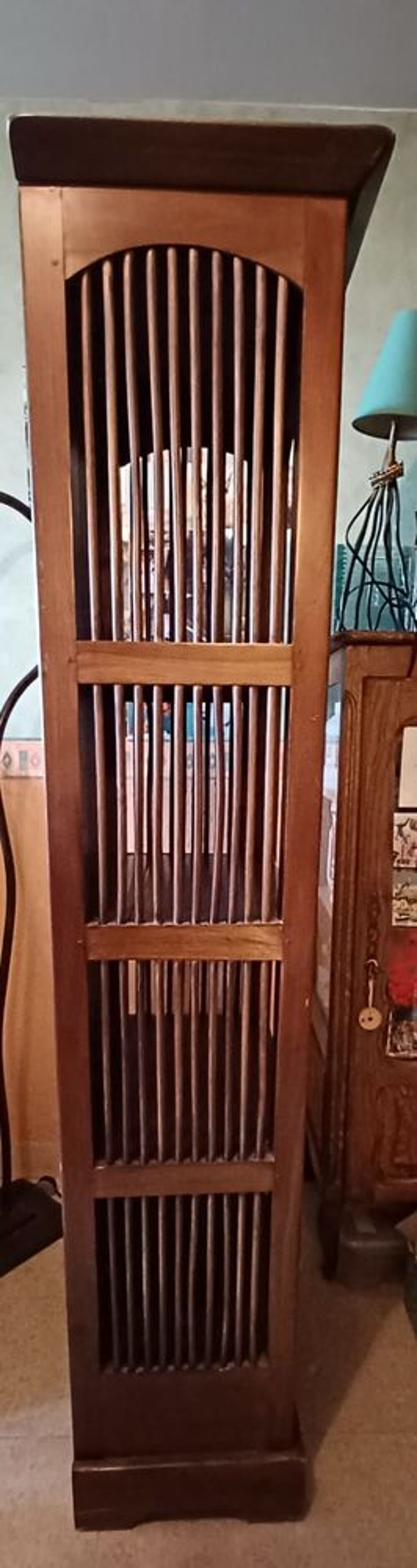 BIBLIOTHEQUE INDONESIENNE EN BOIS MASSIF Meubles