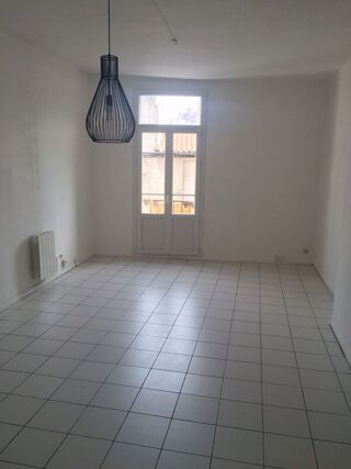  Appartement à louer 2 pièces 73 m²