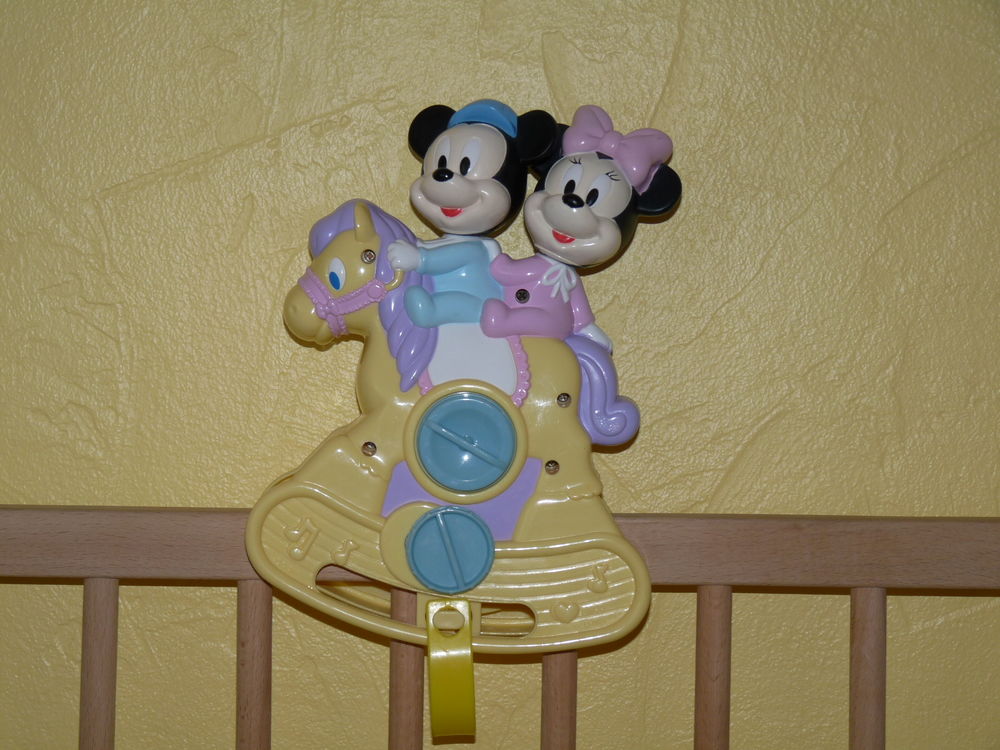 Bo&icirc;te musicale &agrave; bascule Mickey Minnie Jeux / jouets