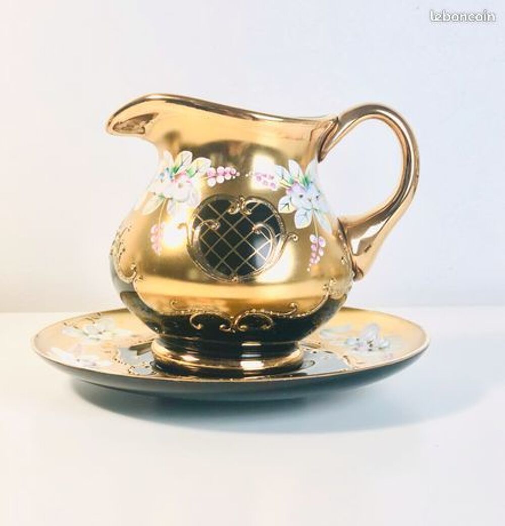 Service &agrave; th&eacute;. Verre cristal de Boemie. 14 pi&egrave;ces. Décoration