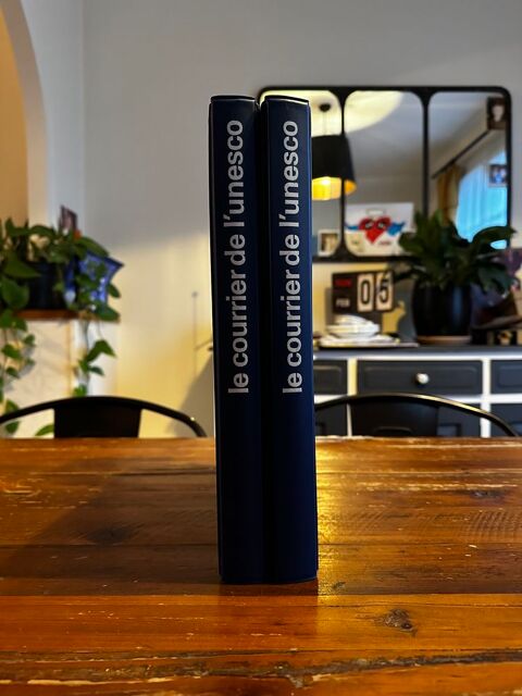 Le courrier de l'UNESCO | 1984 - 1985 100 V�lizy-Villacoublay (78)