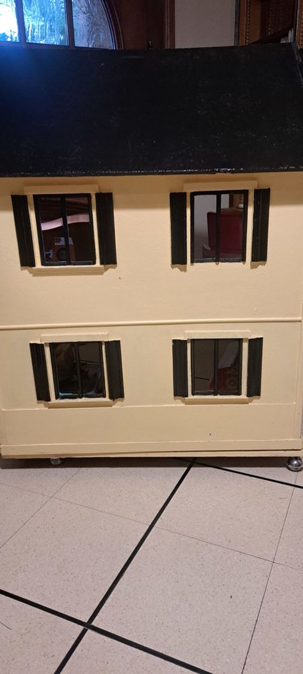 Maison de poup&eacute;es en bois Jeux / jouets