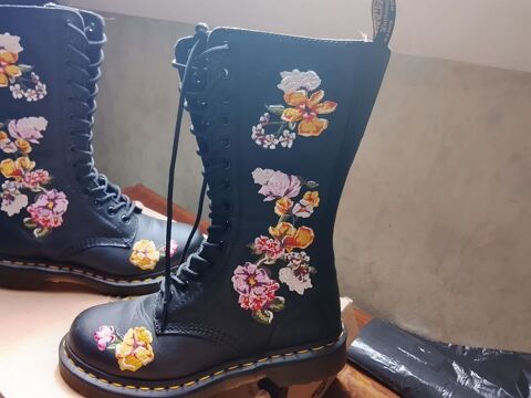 Bottes Dr Martens pointure 37 Bulles (60)