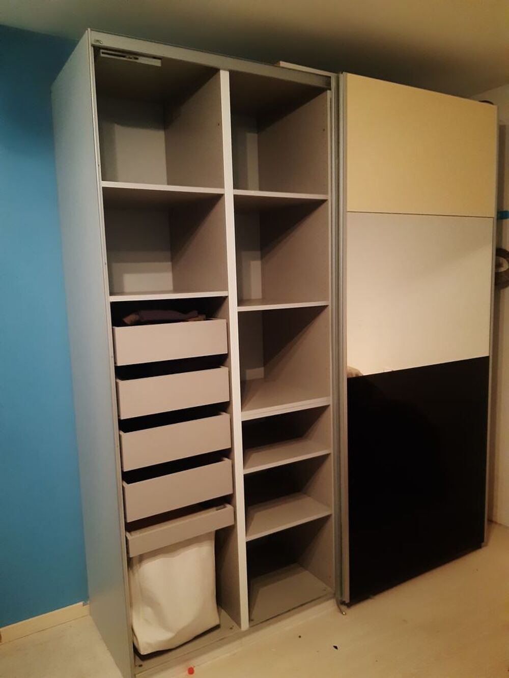 armoire tr&egrave;s bon &eacute;tat Meubles