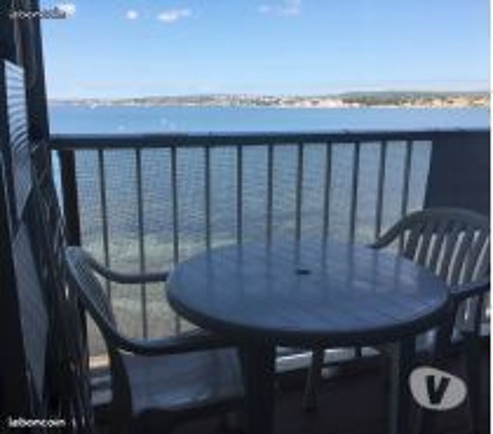   T2 classé 30M2  classé superbe vue étang Flamants Roses  Vacances  / Offres de location 
