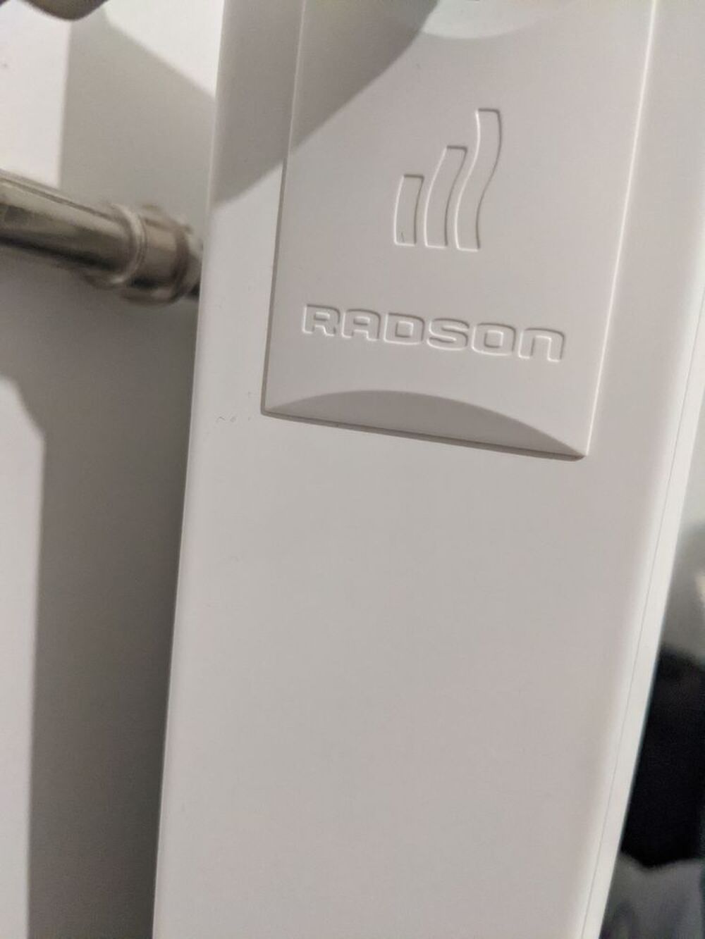 Radiateur &agrave; eau marque Radson sans robinet Bricolage