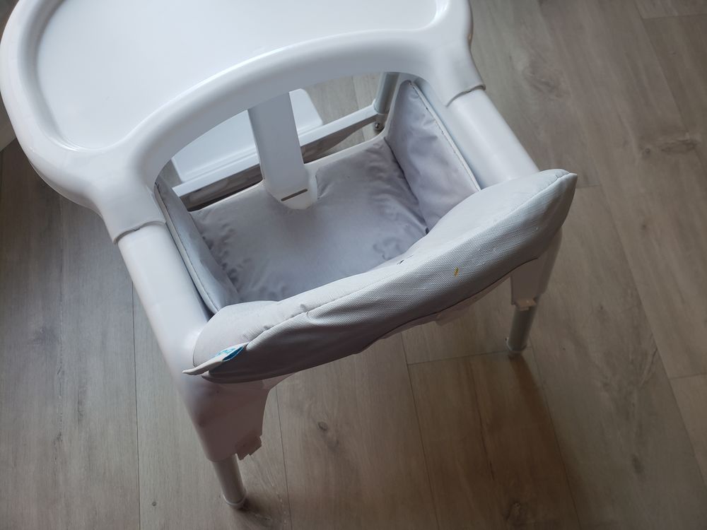 Chaise haute b&eacute;b&eacute; (2 hauteurs) Babycare Puériculture